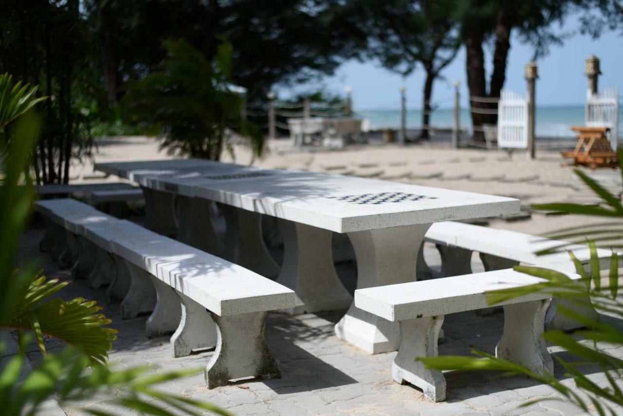Baan Kratom Tong By The Sea Villa Cha-Am Exteriör bild